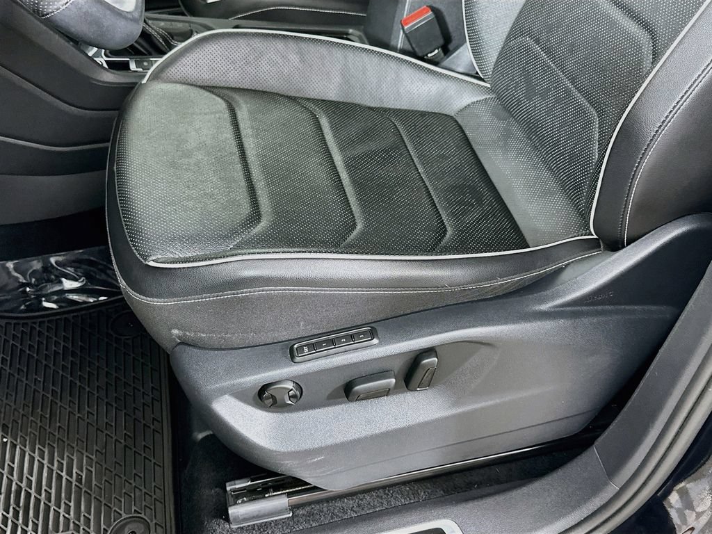 Used 2022 Volkswagen Tiguan SEL R-Line AWD/4WD image 26