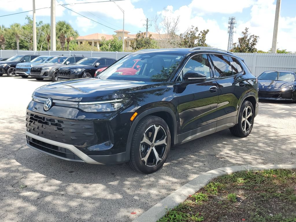 Certified 2026 Volkswagen Tiguan SE FWD image 9