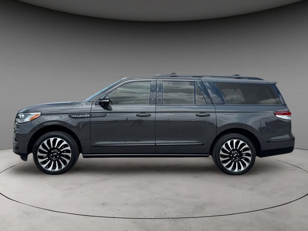 Used 2023 Lincoln Navigator L Black Label AWD/4WD image 8