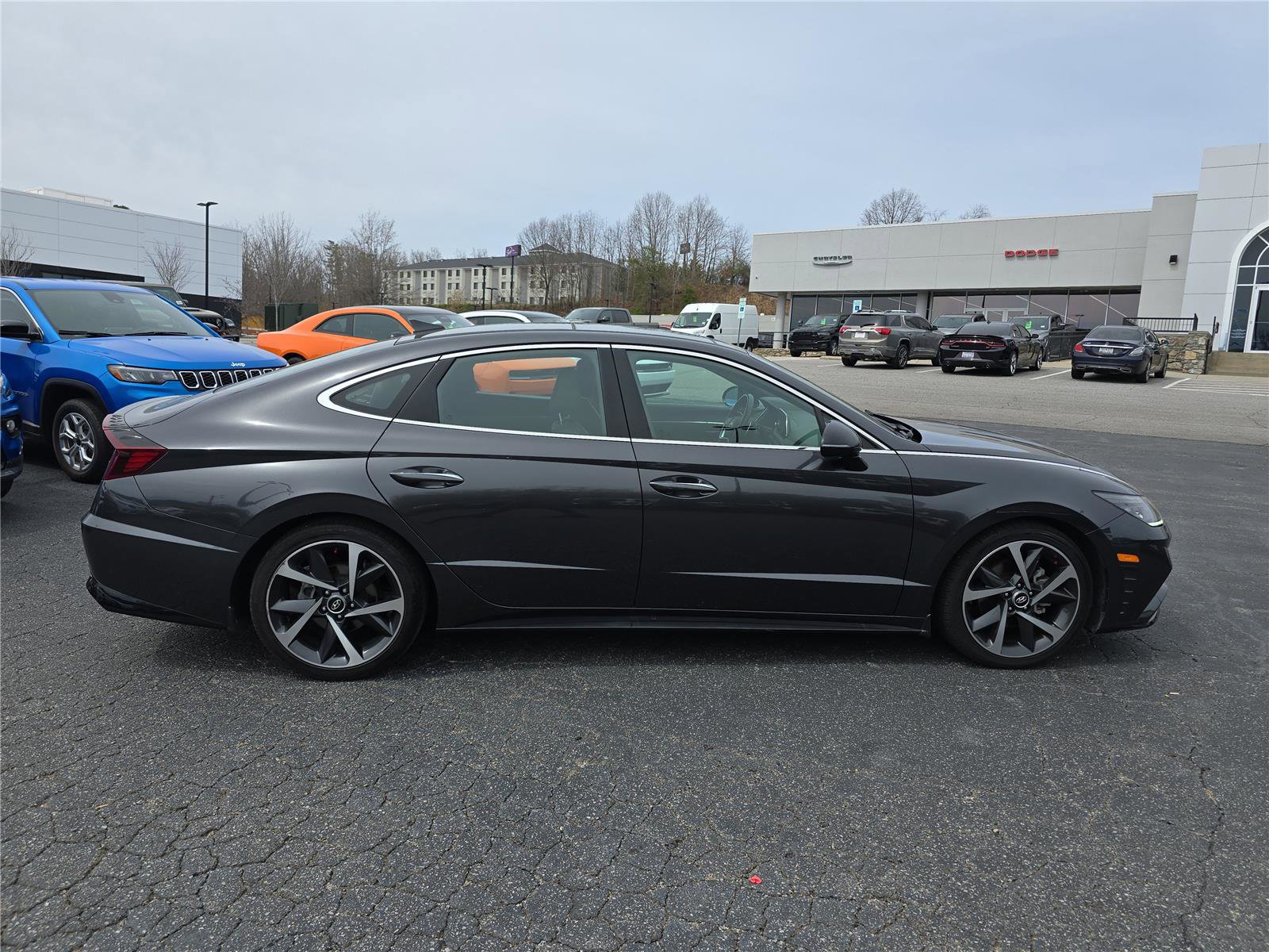 Used 2021 Hyundai Sonata SEL Plus w/ Tech Package image 2
