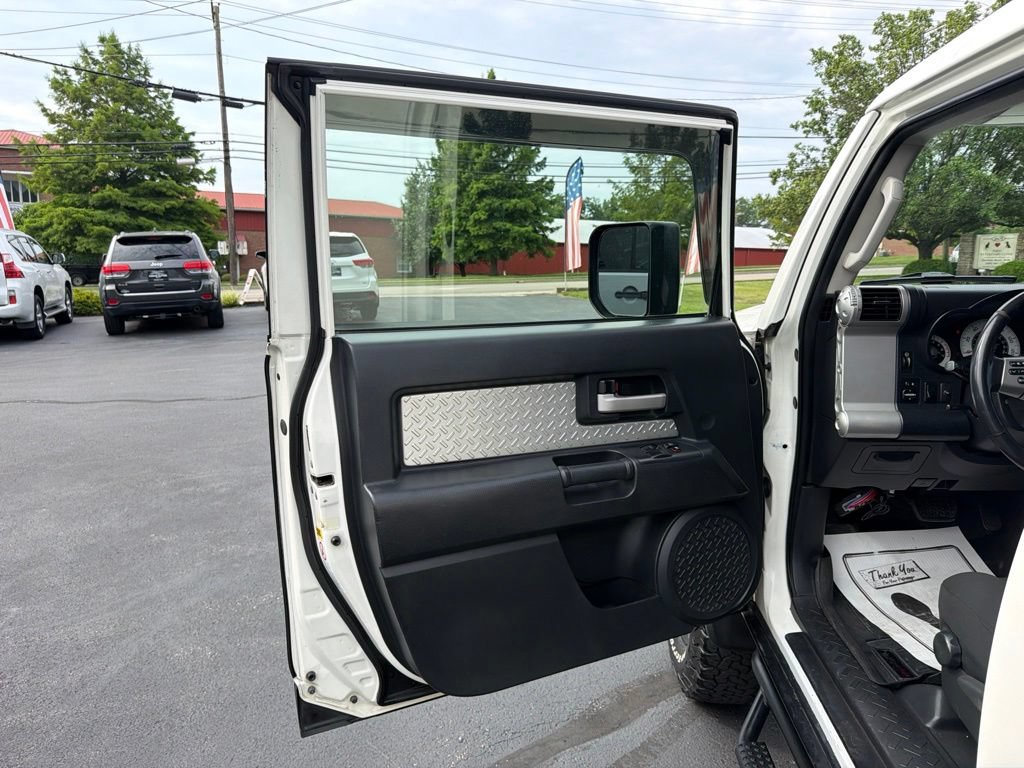 Used 2008 Toyota FJ Cruiser 4WD image 8