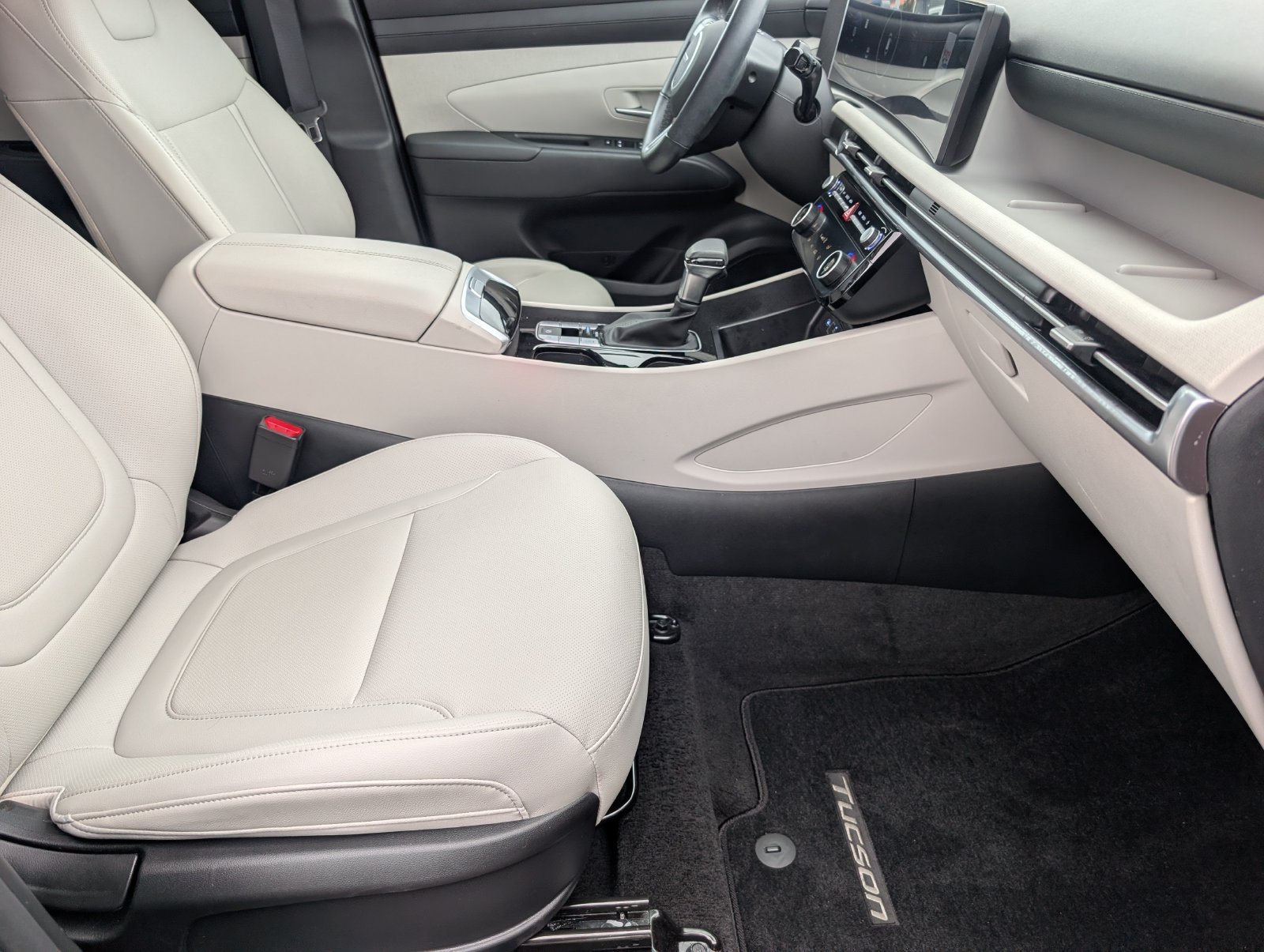 Used 2025 Hyundai Tucson SEL FWD image 30