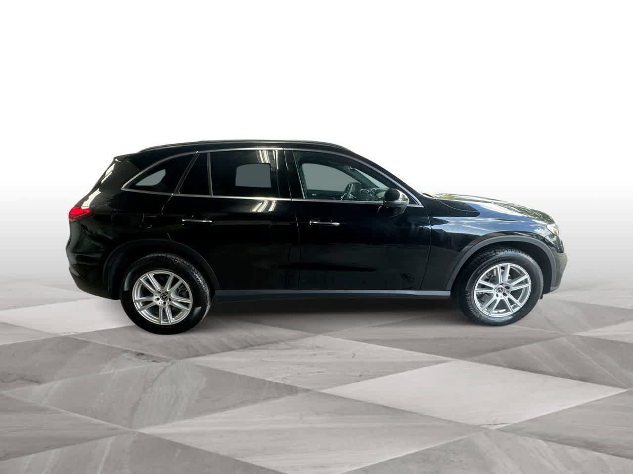 Used 2026 Mercedes-Benz GLC 300 image 9