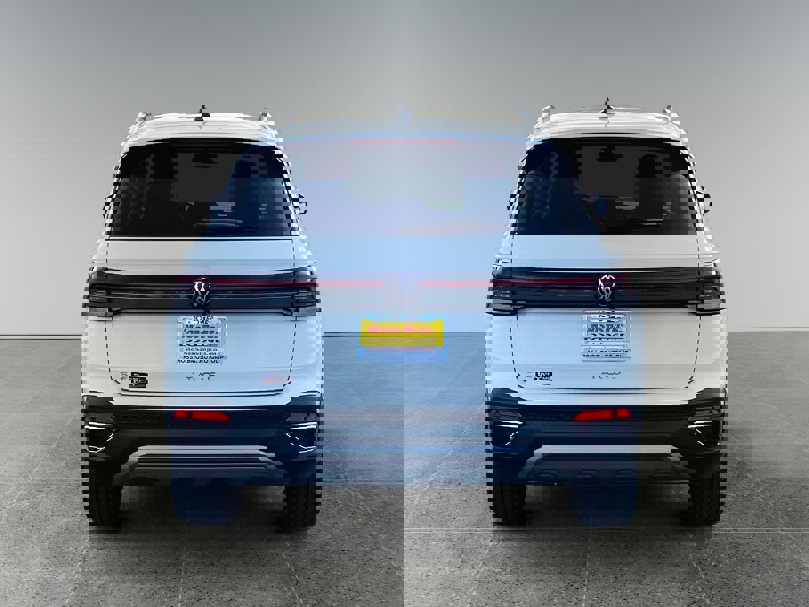 Used 2025 Volkswagen Taos SE image 4