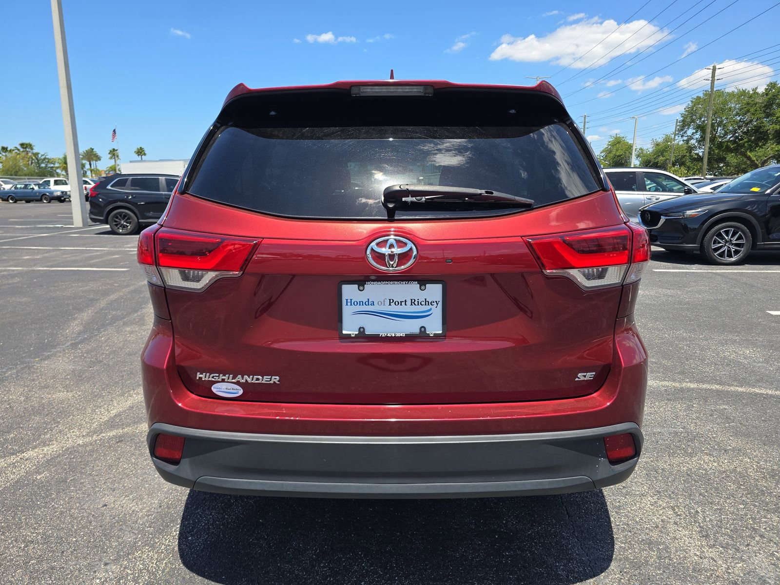 Used 2018 Toyota Highlander SE FWD image 5