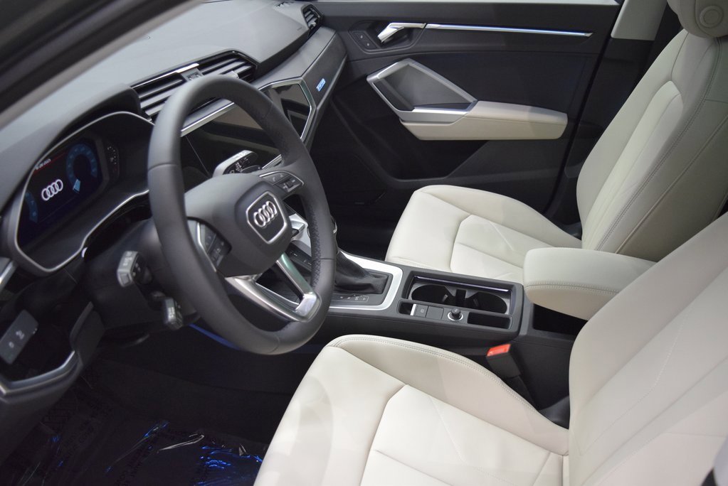 New 2025 Audi Q3 2.0T Premium Plus image 4