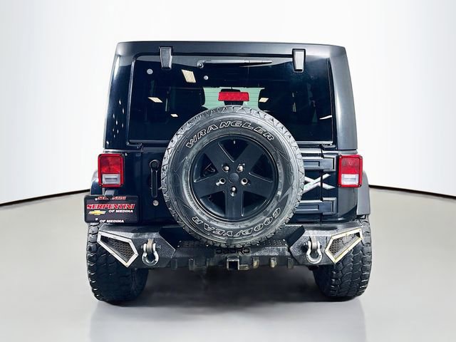 Used 2015 Jeep Wrangler Unlimited Sahara image 7