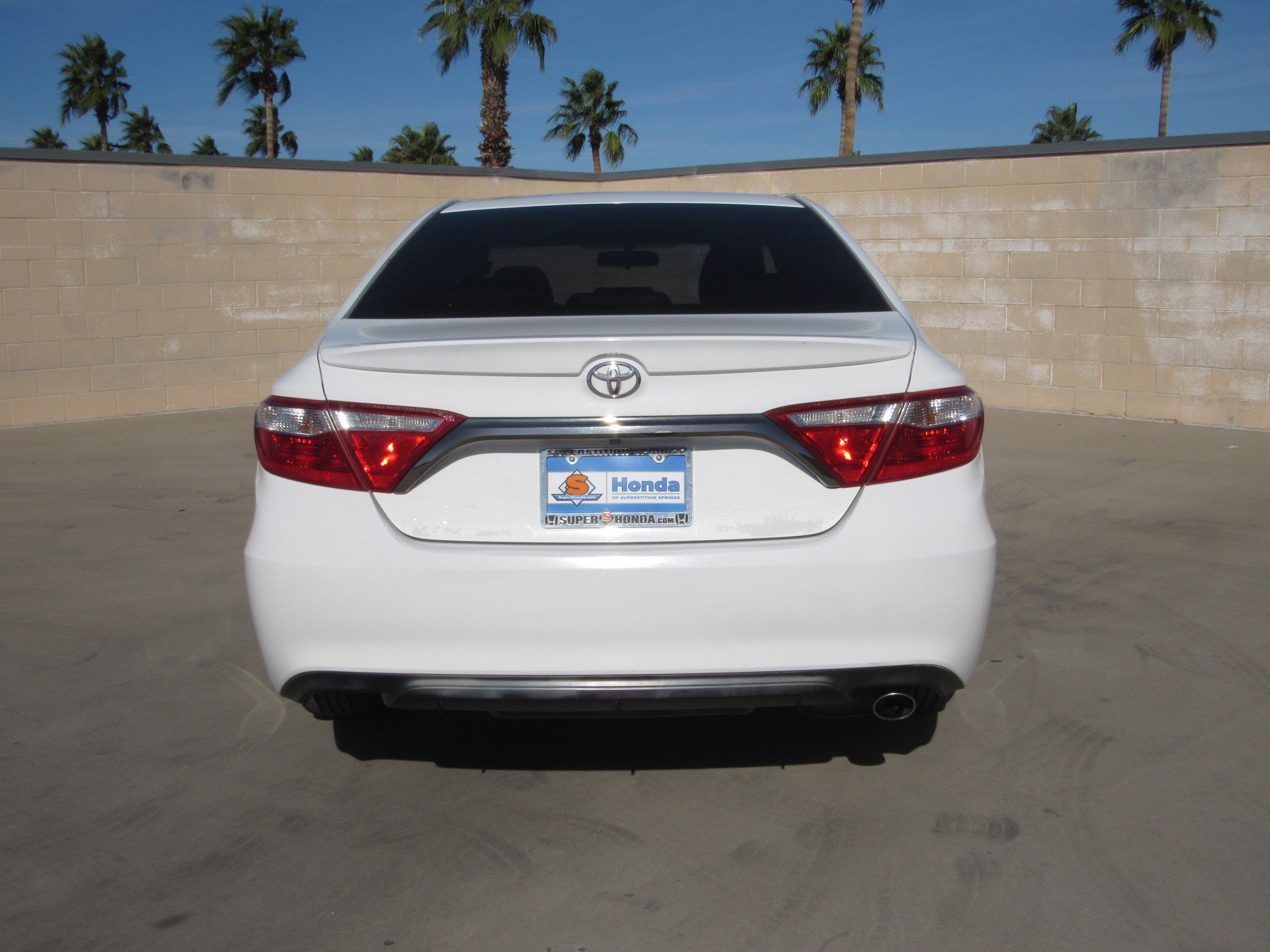 Used 2016 Toyota Camry image 7