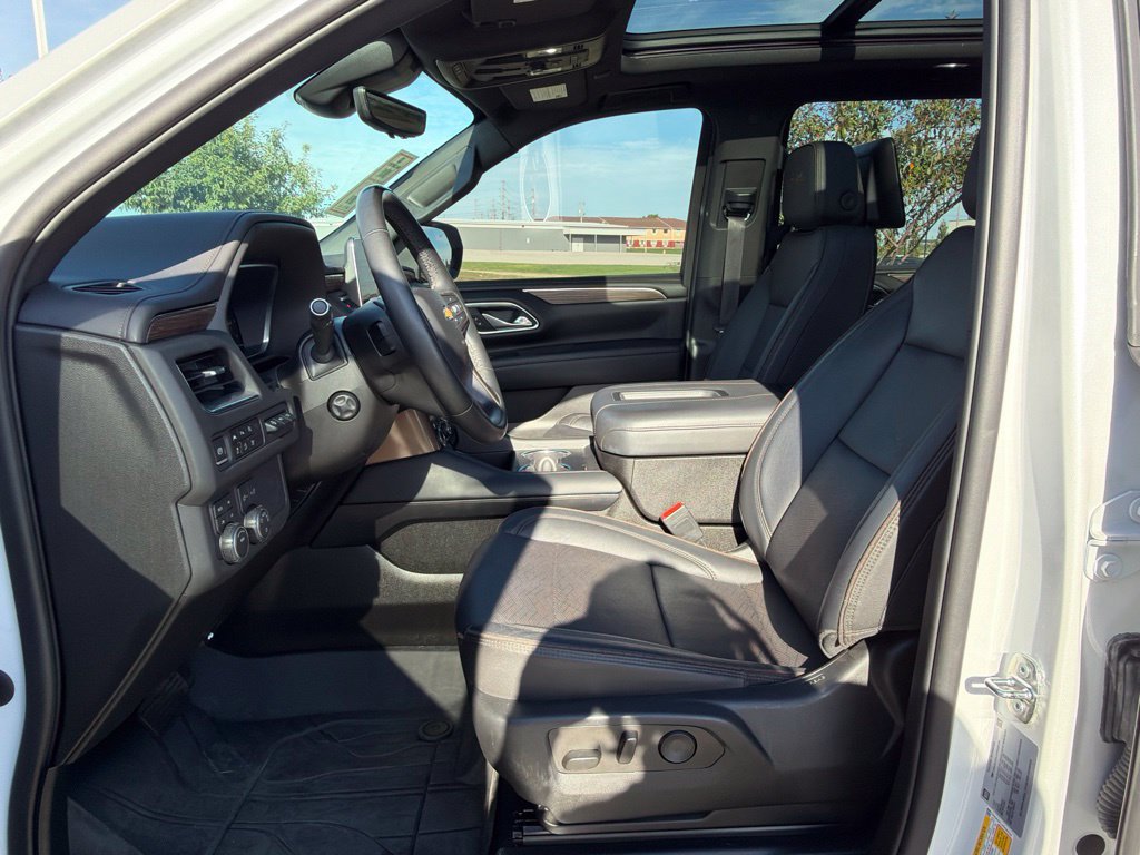 Used 2023 Chevrolet Suburban High Country w/ Premium Package 2 AWD/4WD image 51