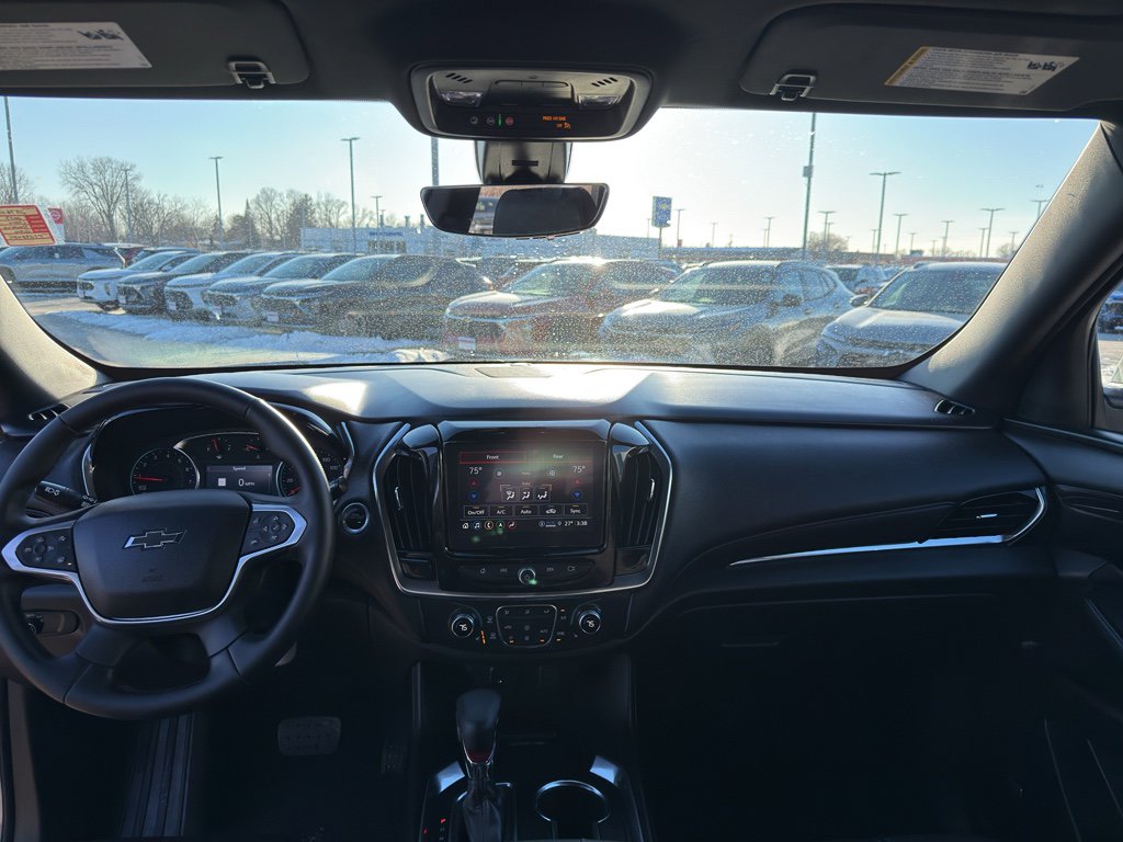 Used 2023 Chevrolet Traverse RS image 29