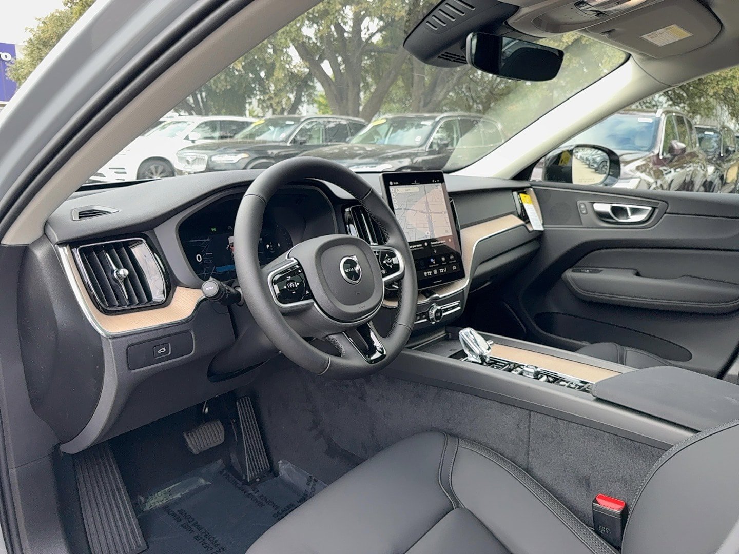 New 2026 Volvo XC60 B5 Plus w/ Protection Package AWD/4WD image 11