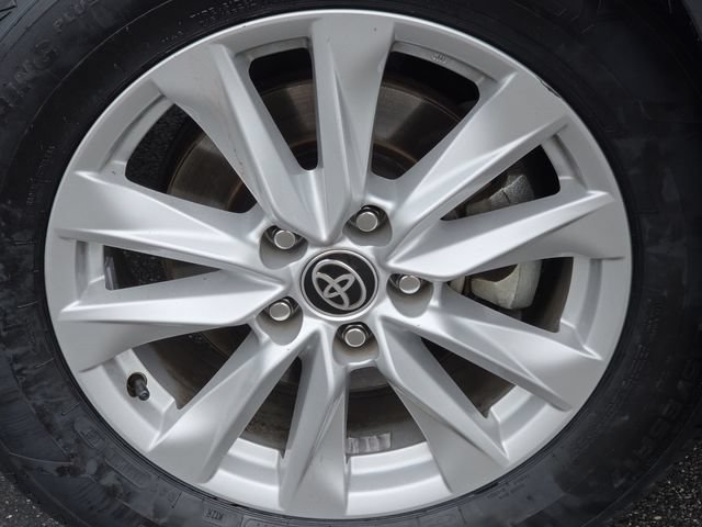Used 2022 Toyota Corolla Cross LE AWD/4WD image 8