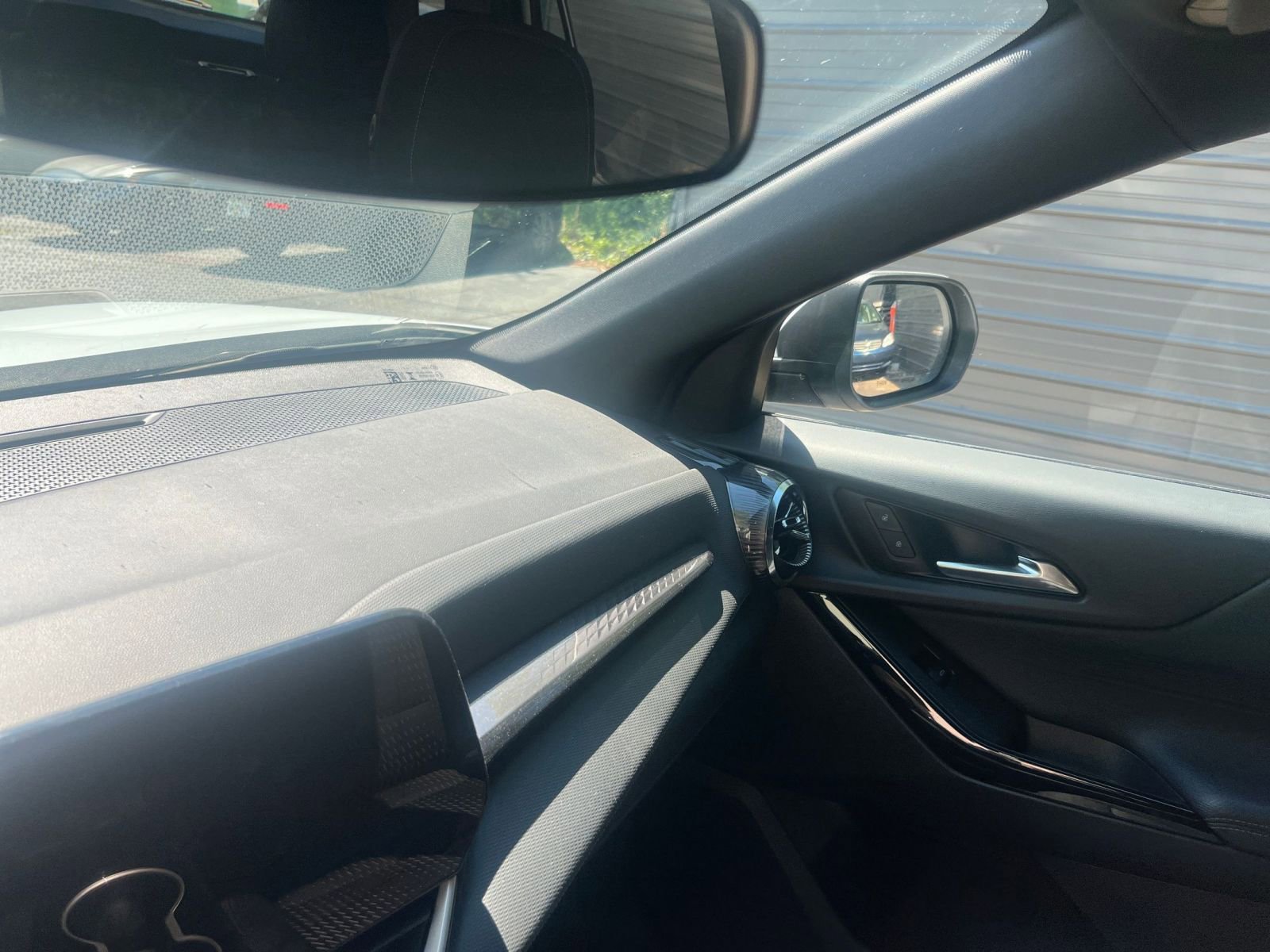 Used 2025 Chevrolet Equinox LT FWD image 30