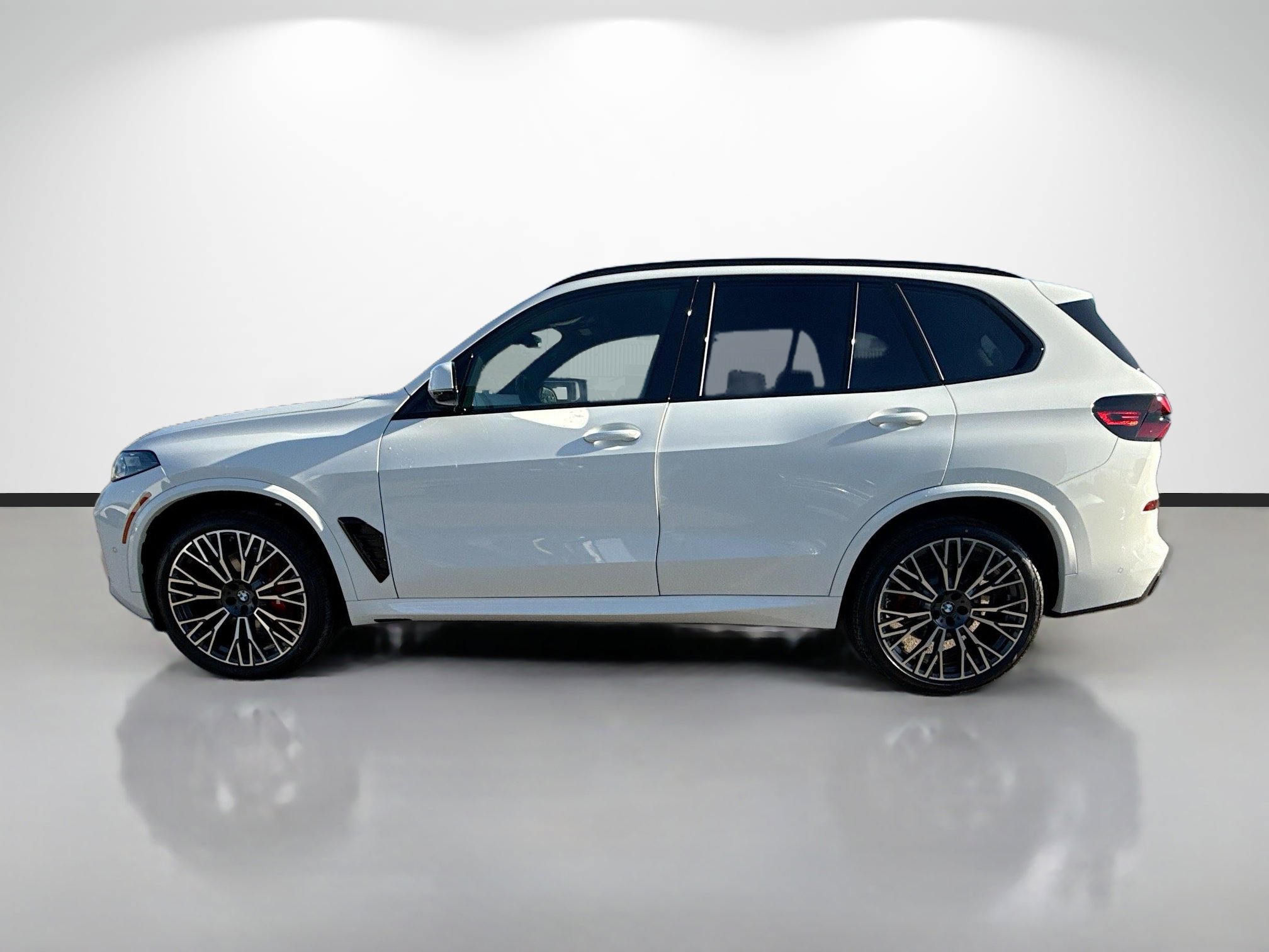New 2026 BMW X5 xDrive40i w/ M Sport Package image 6