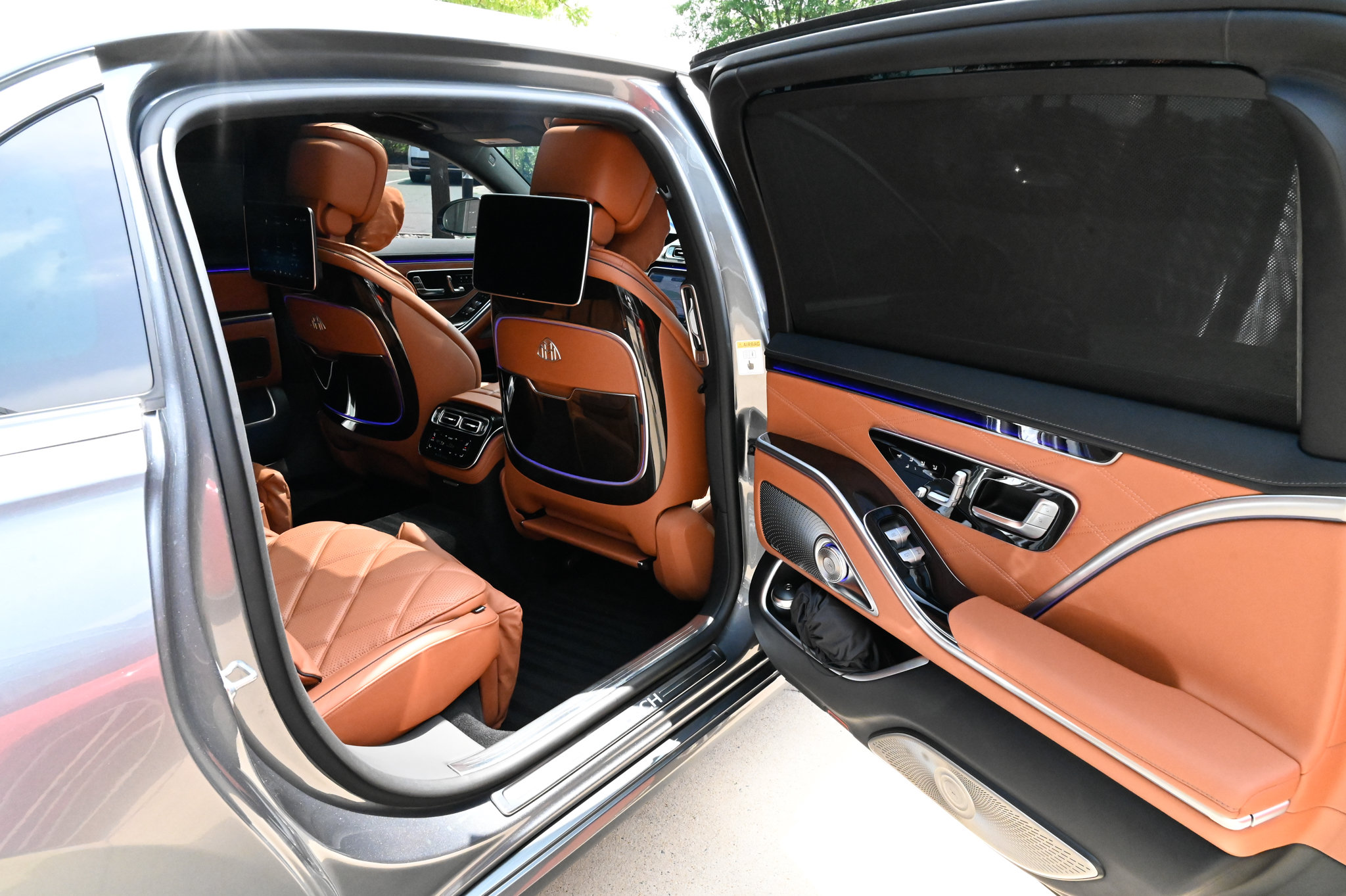 Used 2023 Mercedes-Benz Maybach S 680 4MATIC w/ Manufaktur Leather Package image 54
