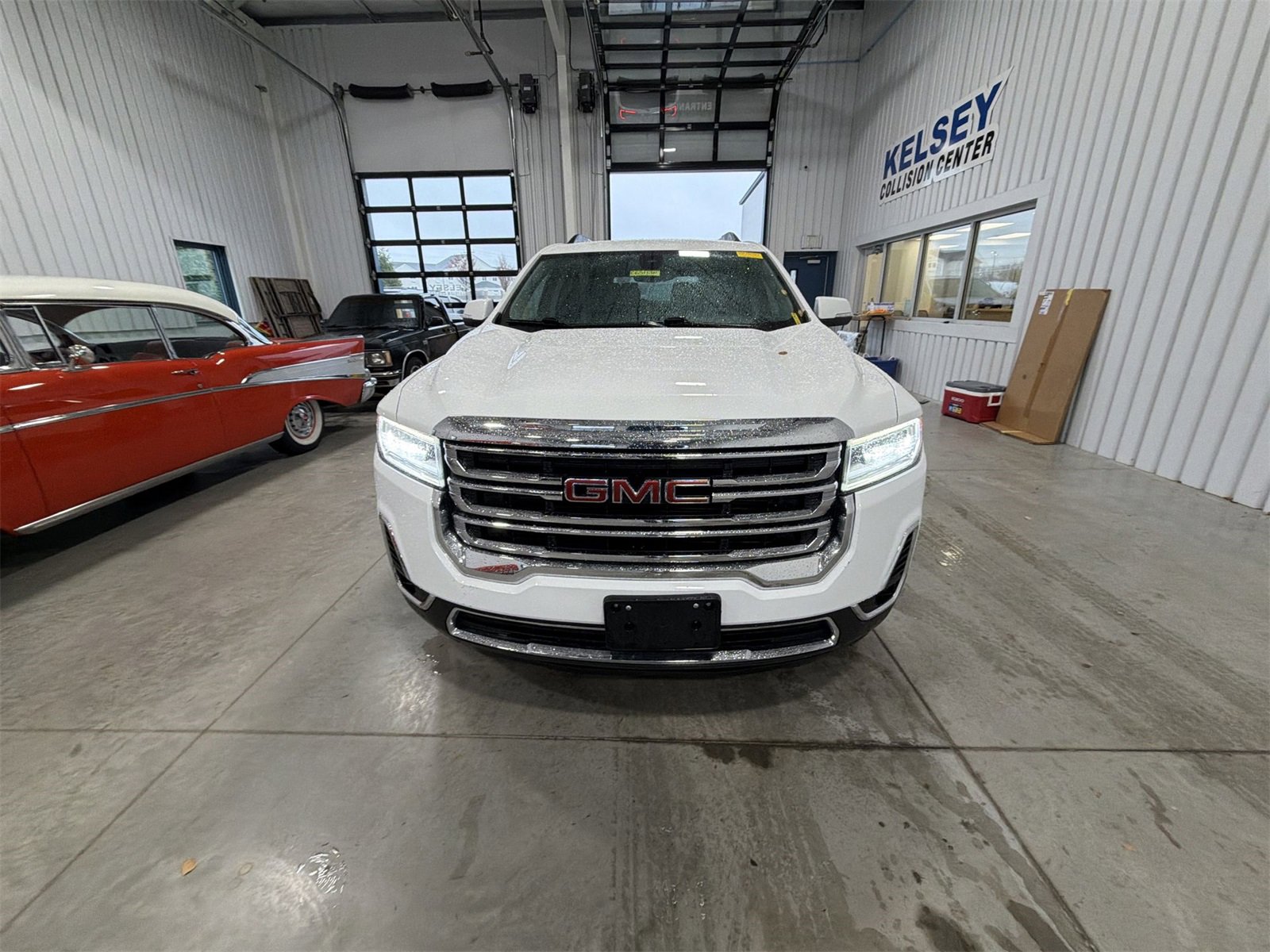 Used 2023 GMC Acadia SLT image 3