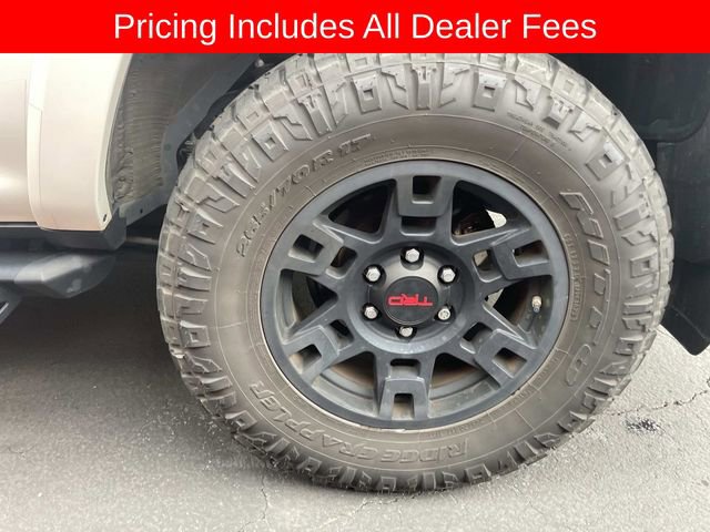 Used 2023 Toyota 4Runner TRD Off-Road Premium w/ Moonroof Package AWD/4WD image 5
