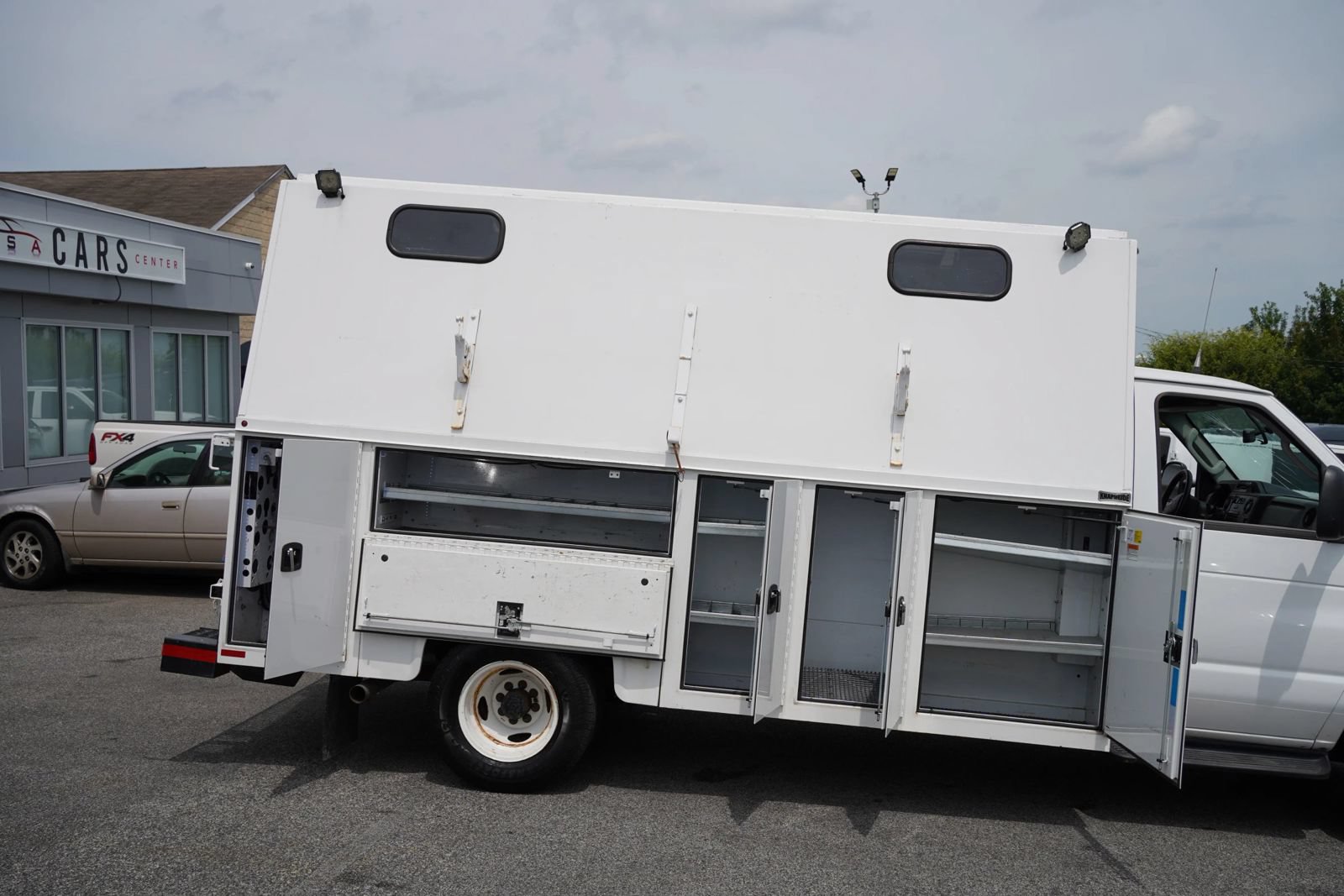 Used 2018 Ford E-450 and Econoline 450 Super Duty RWD image 18