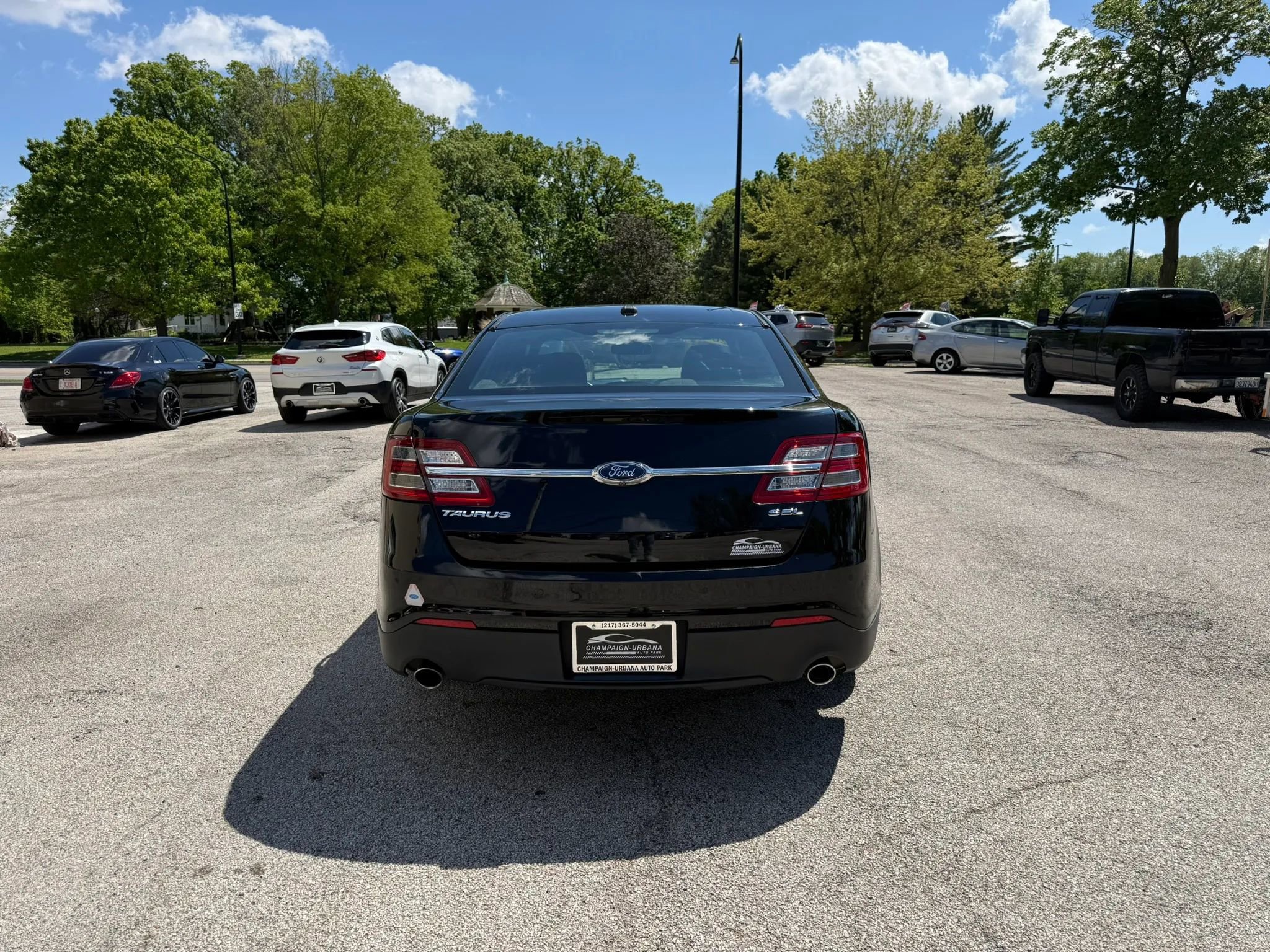 Used 2018 Ford Taurus SEL FWD image 6