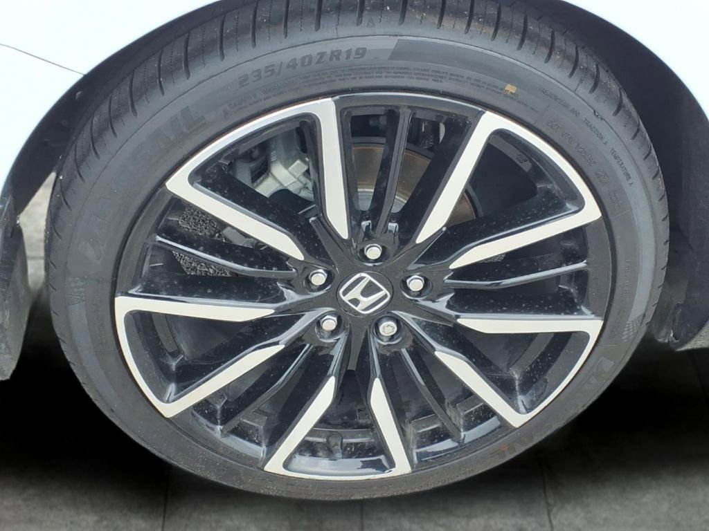 Used 2024 Honda Accord Touring image 6