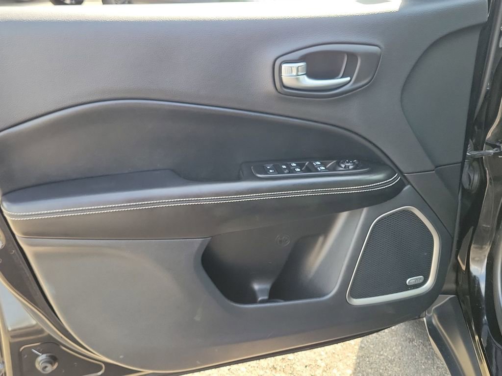 Used 2021 Jeep Compass Latitude w/ Sun and Sound Group AWD/4WD image 23