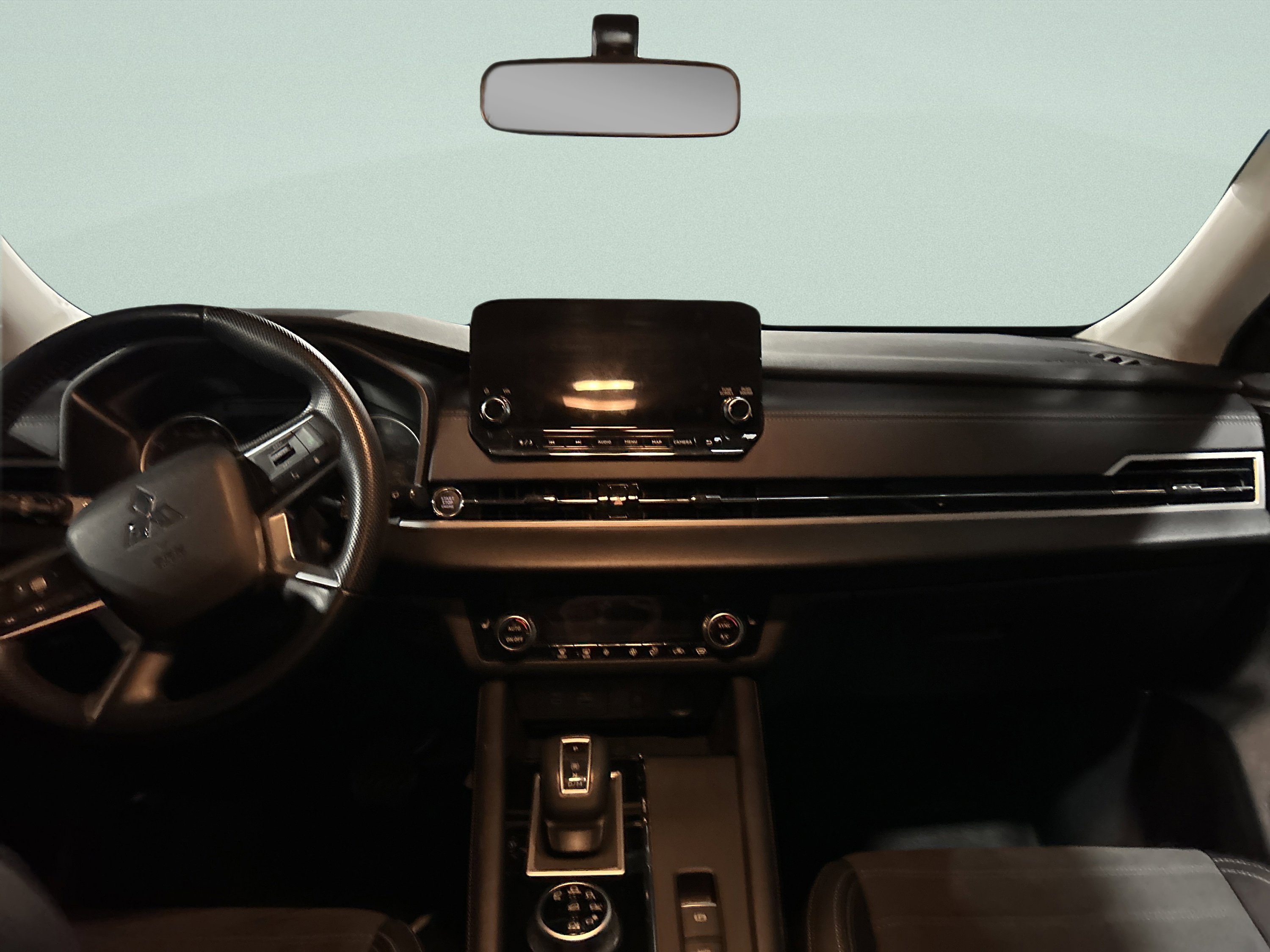 Used 2024 Mitsubishi Outlander SE image 39