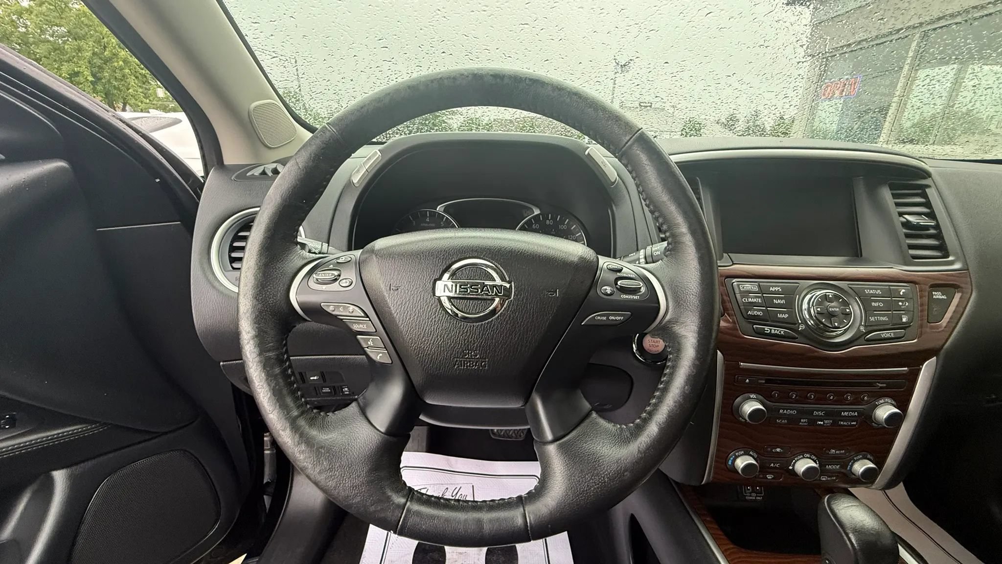 Used 2018 Nissan Pathfinder Platinum w/ Cargo Package FWD image 16