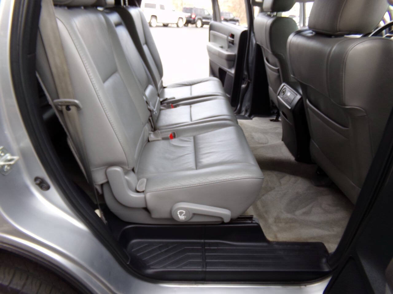 Used 2011 Toyota Sequoia SR5 w/ Premium Pkg AWD/4WD image 24