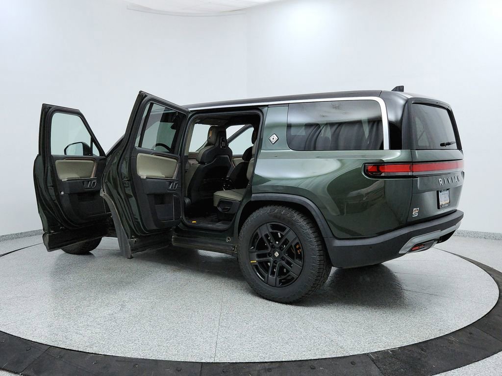 Used 2023 Rivian R1S Adventure image 10
