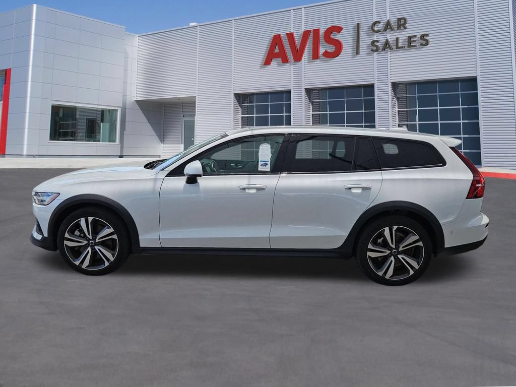 Used 2025 Volvo V60 B5 Cross Country Plus AWD/4WD video 2