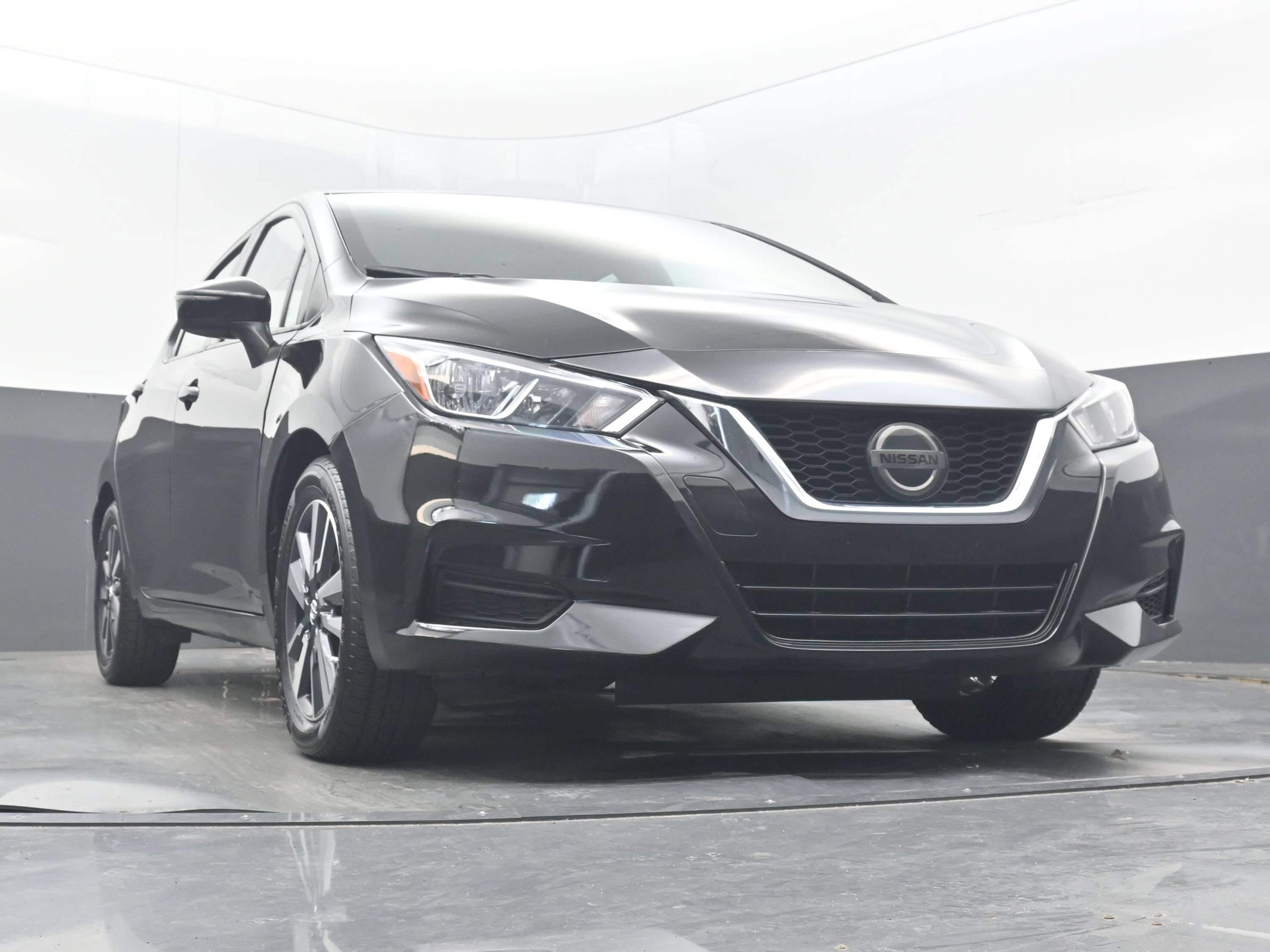 Used 2021 Nissan Versa SV FWD image 23