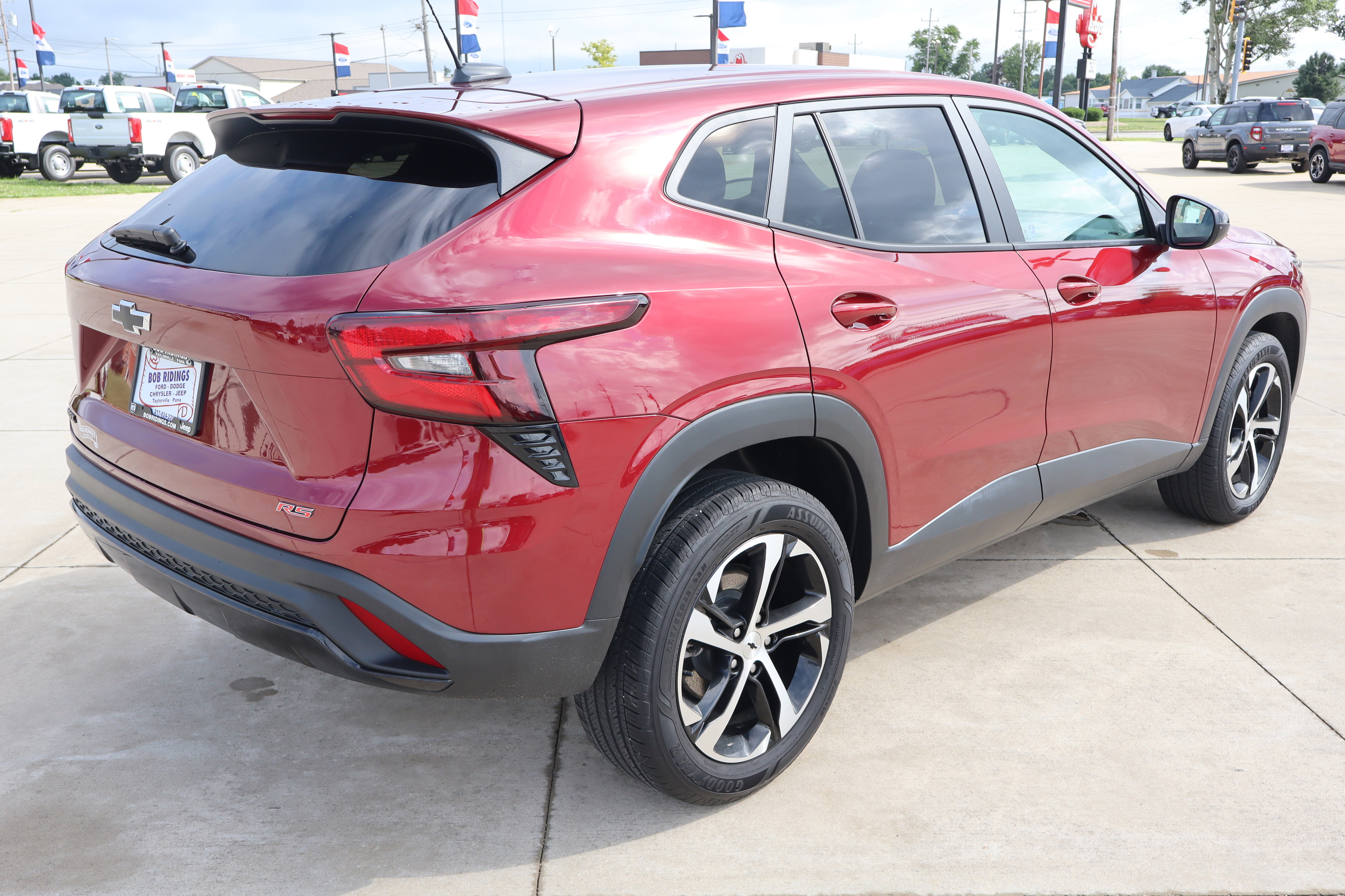 Used 2024 Chevrolet Trax RS FWD image 5