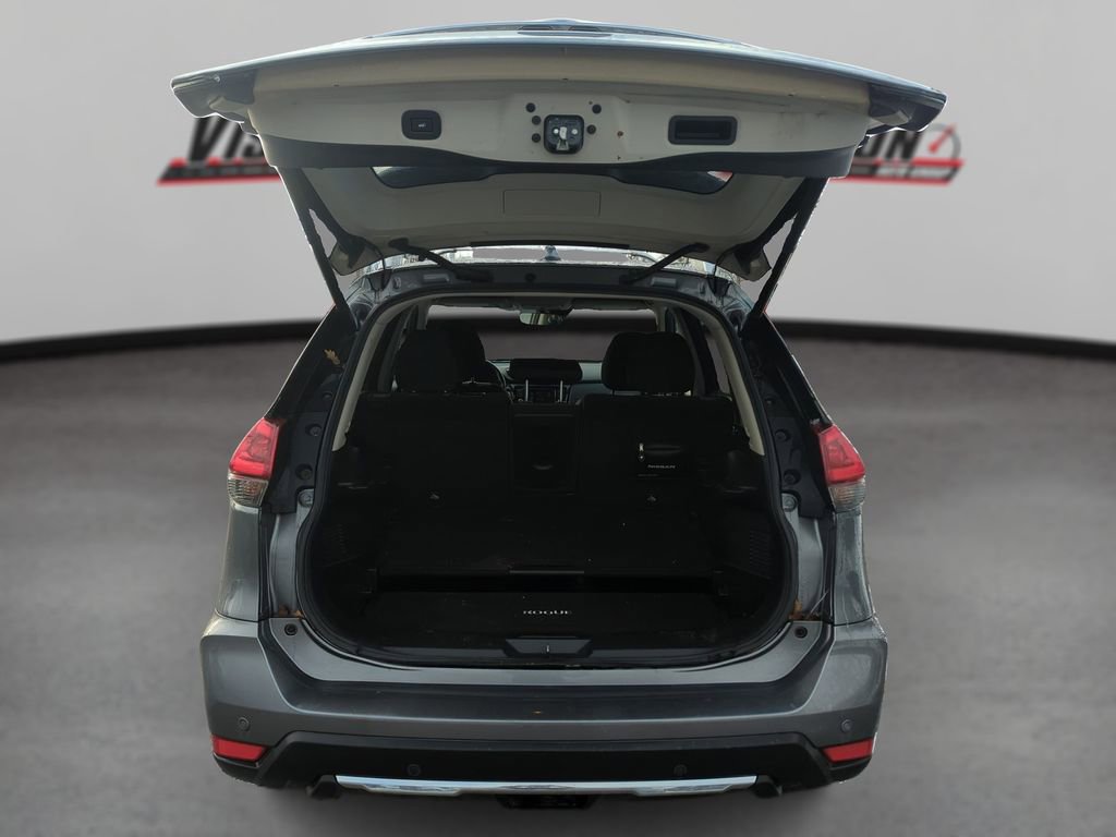Used 2019 Nissan Rogue SV w/ Sun & Sound Touring Package image 9