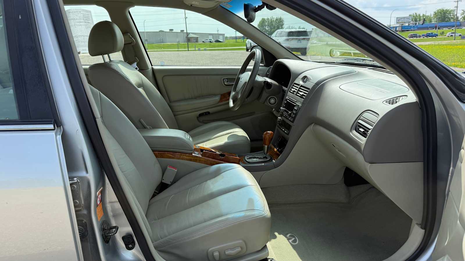 Used 2003 INFINITI I35 w/ Sunroof & Sunshade Pkg FWD image 12