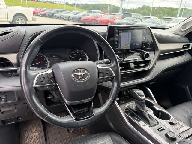 Used 2021 Toyota Highlander Limited AWD/4WD image 10