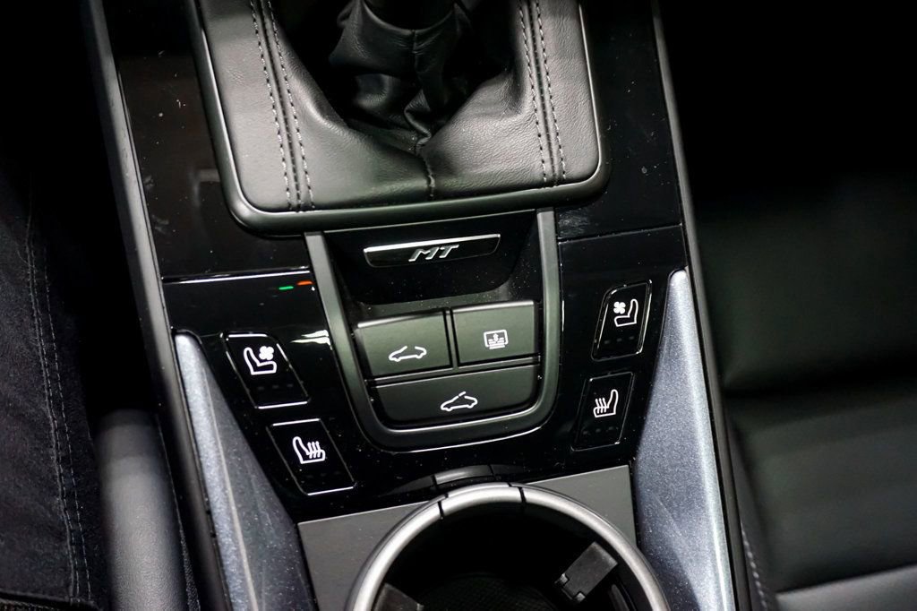 Used 2025 Porsche 911 Carrera T RWD image 34