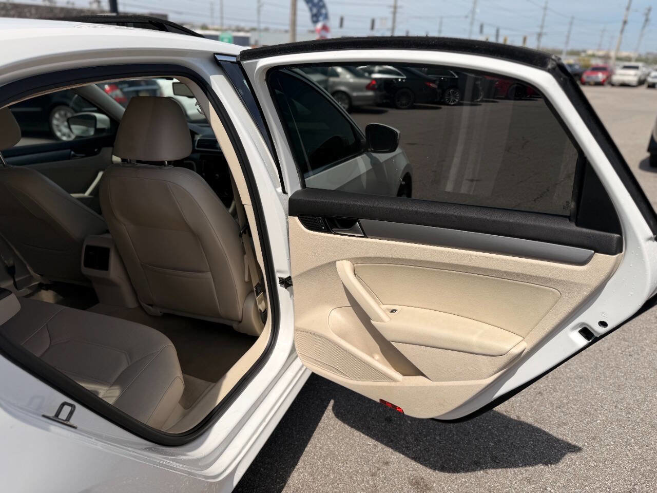 Used 2014 Volkswagen Passat TDI SE FWD image 26