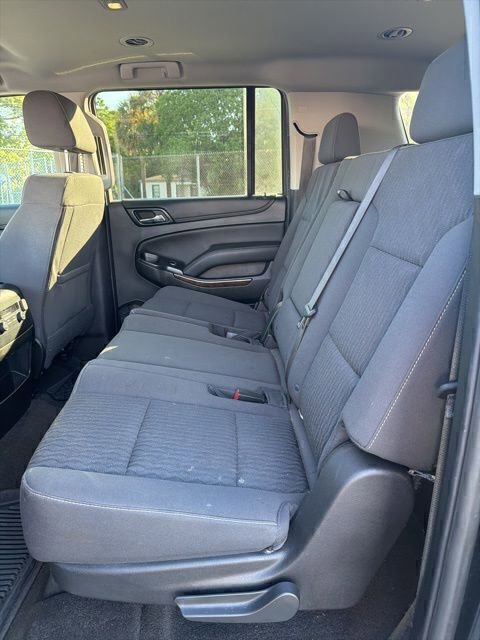 Used 2018 Chevrolet Suburban LS RWD image 18