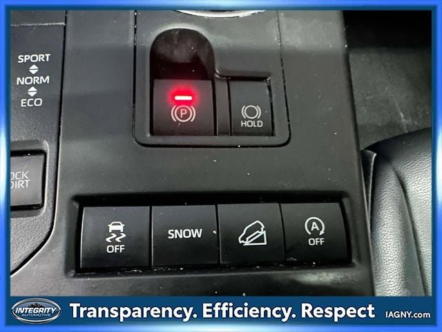 Used 2022 Toyota Highlander XLE AWD/4WD image 33