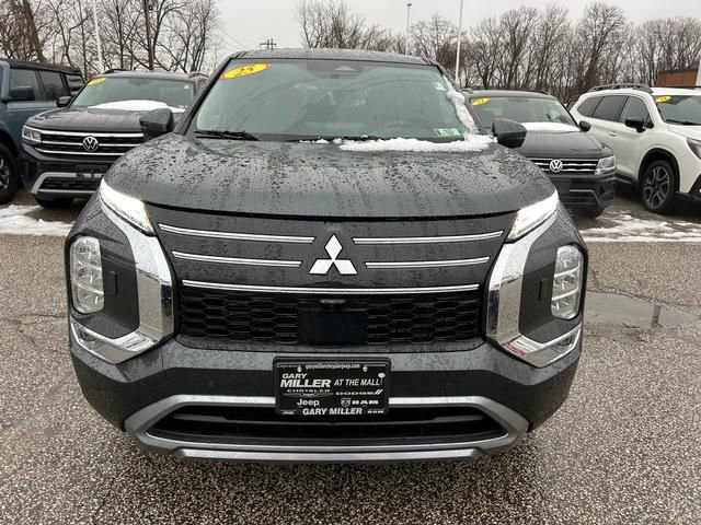 Used 2025 Mitsubishi Outlander SE image 8