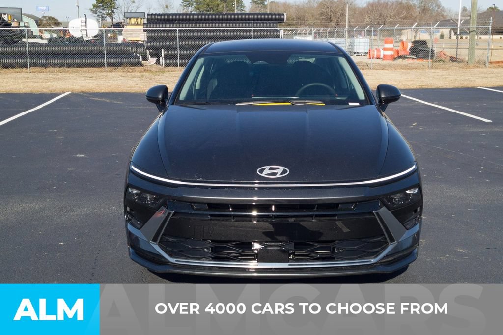 Used 2025 Hyundai Sonata SEL FWD image 2