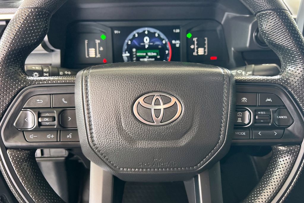 Certified 2025 Toyota Tacoma SR5 AWD/4WD image 26