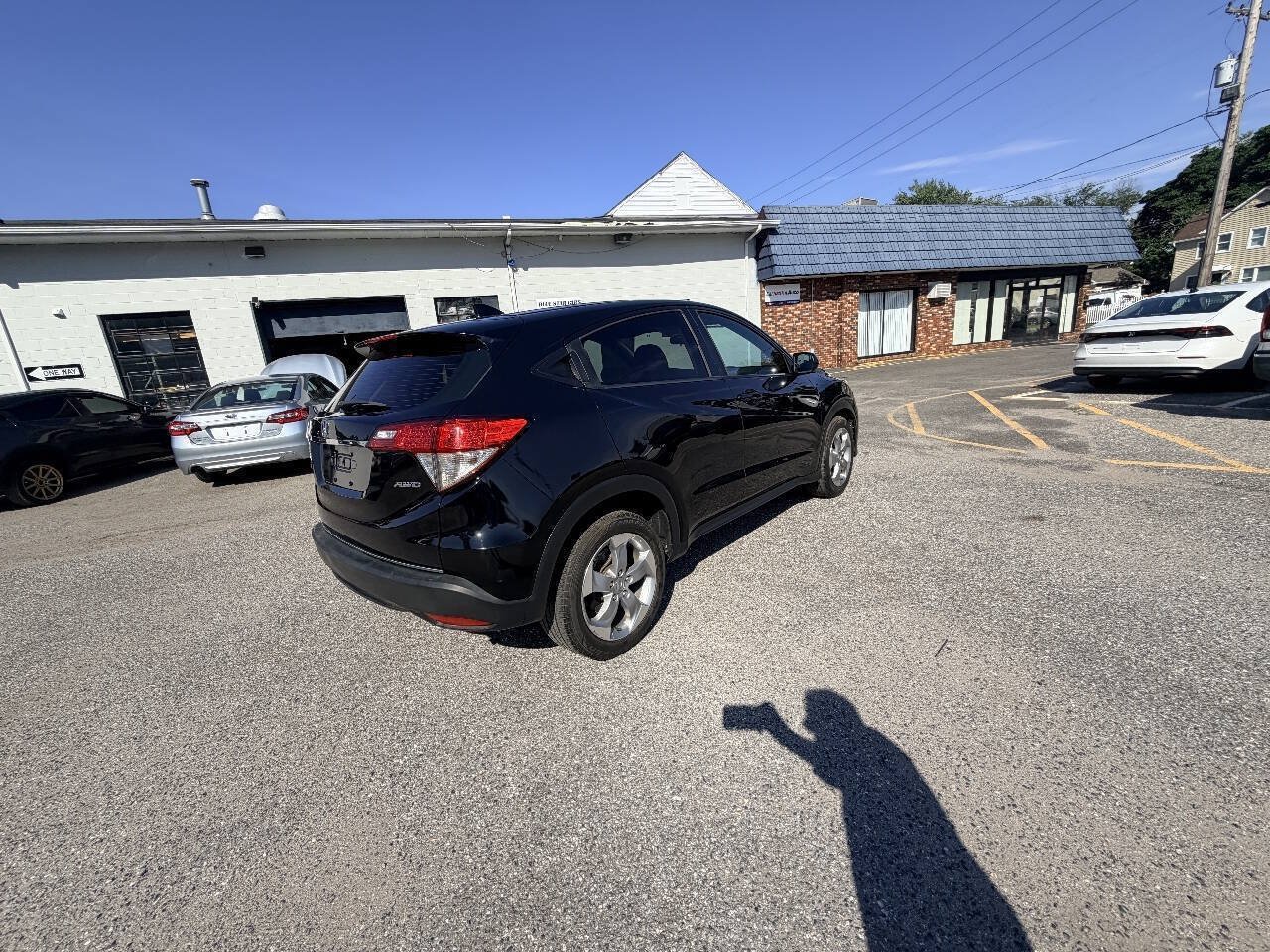 Used 2019 Honda HR-V LX image 24