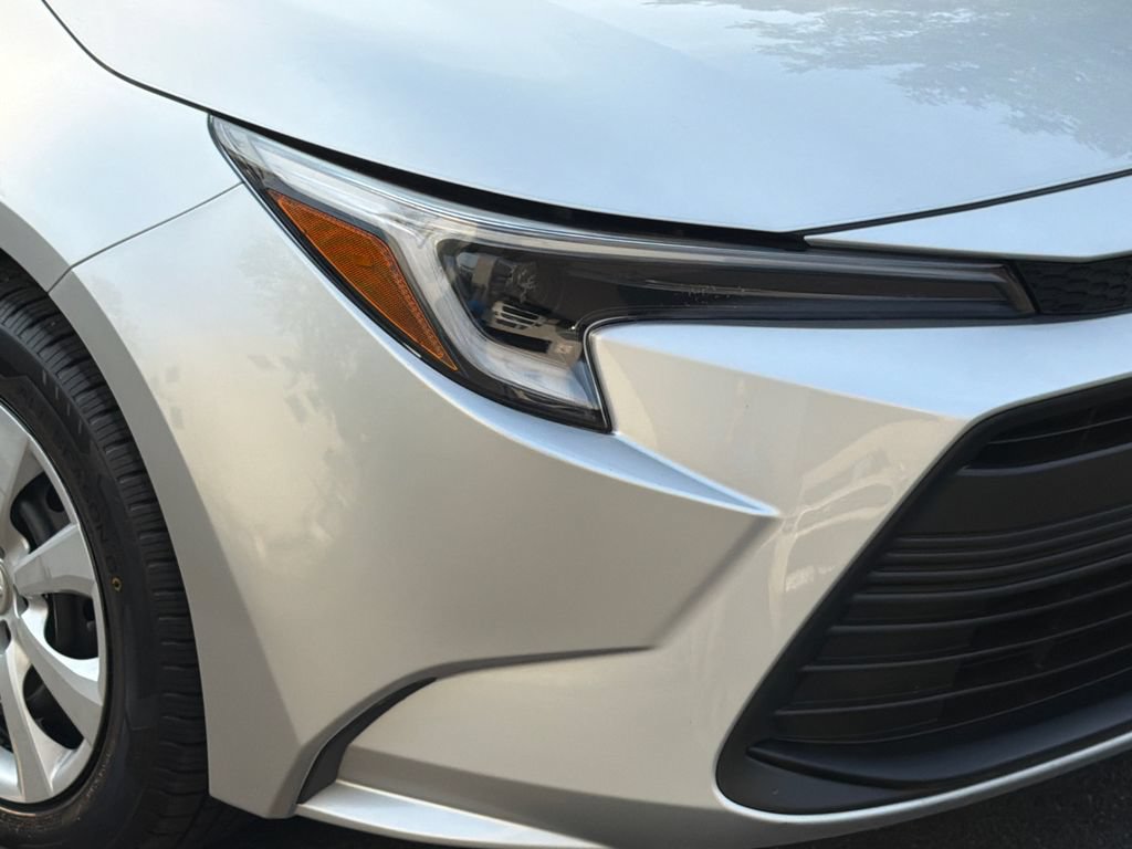 Used 2026 Toyota Corolla LE FWD image 8