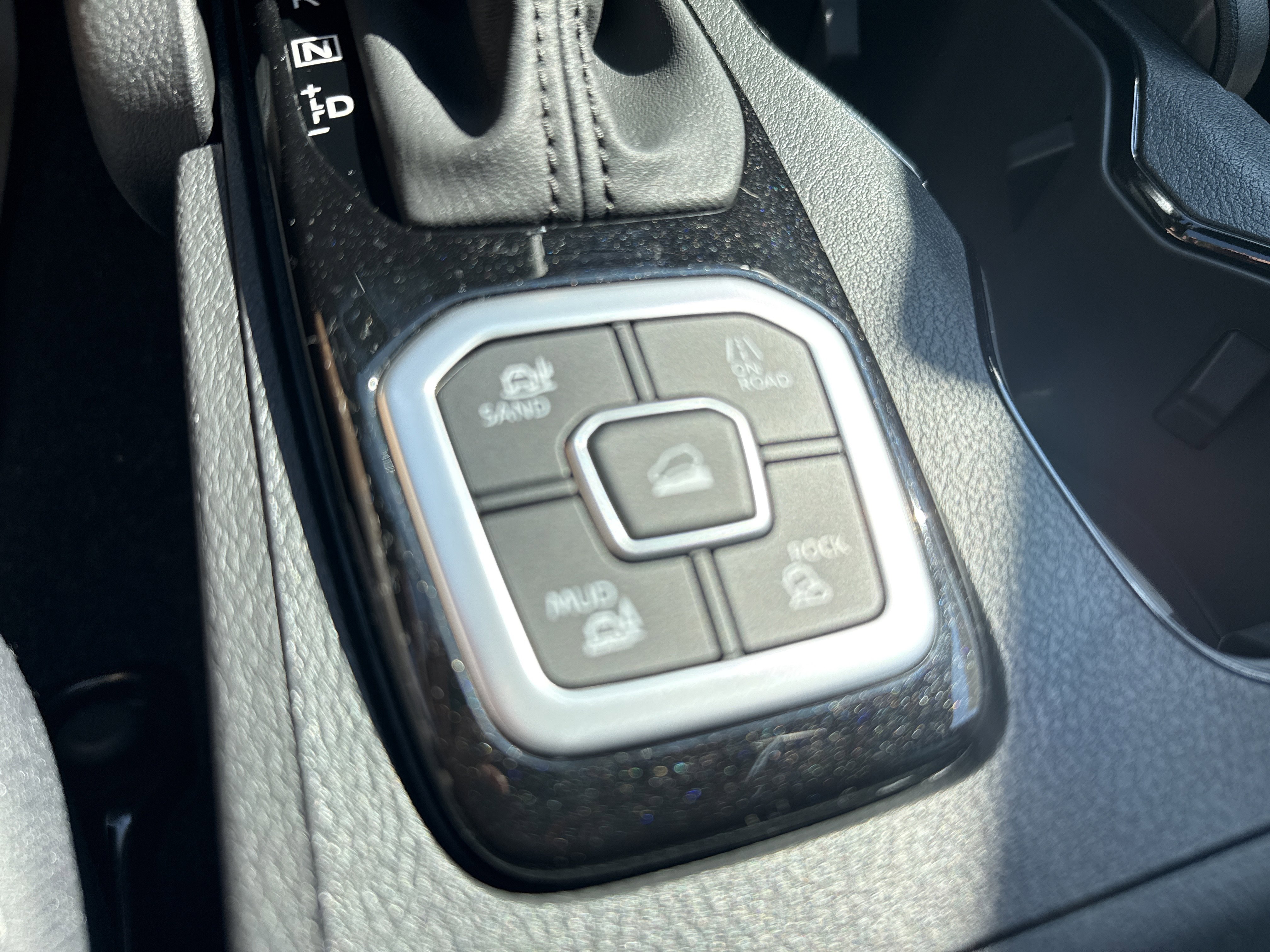 New 2026 Nissan Frontier SV image 1