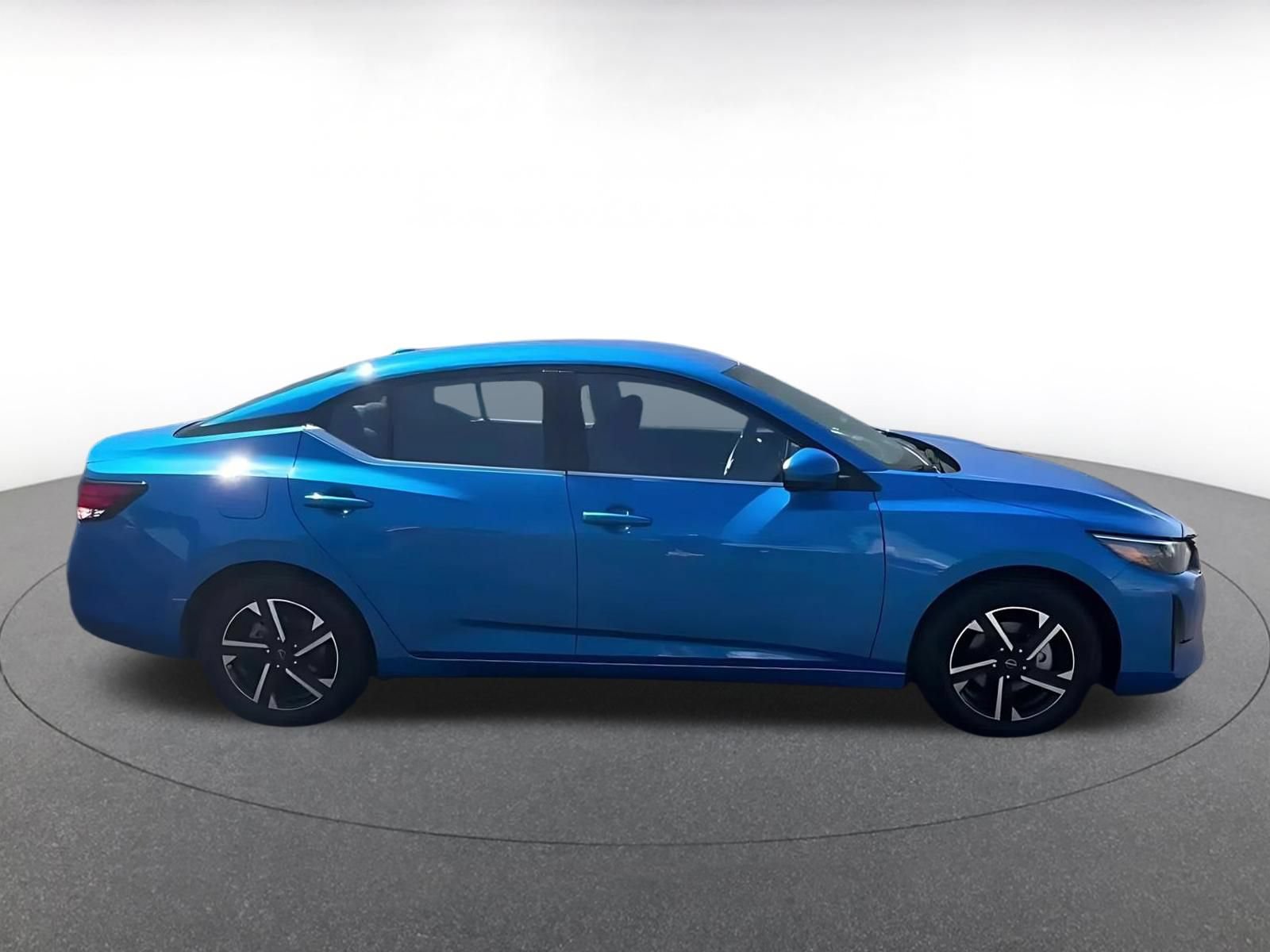 Used 2025 Nissan Sentra SV FWD image 14