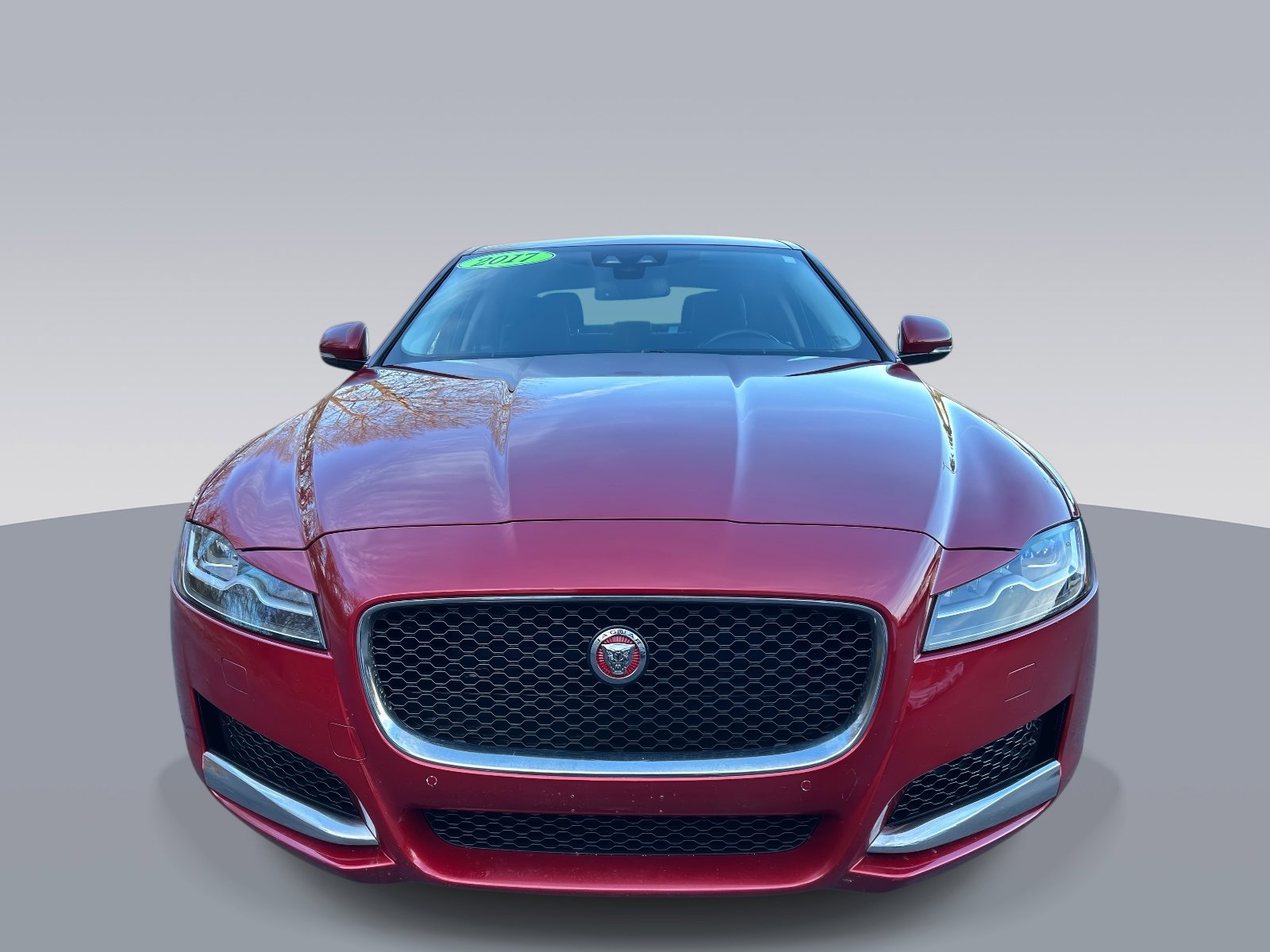 Used 2017 Jaguar XF Premium image 8