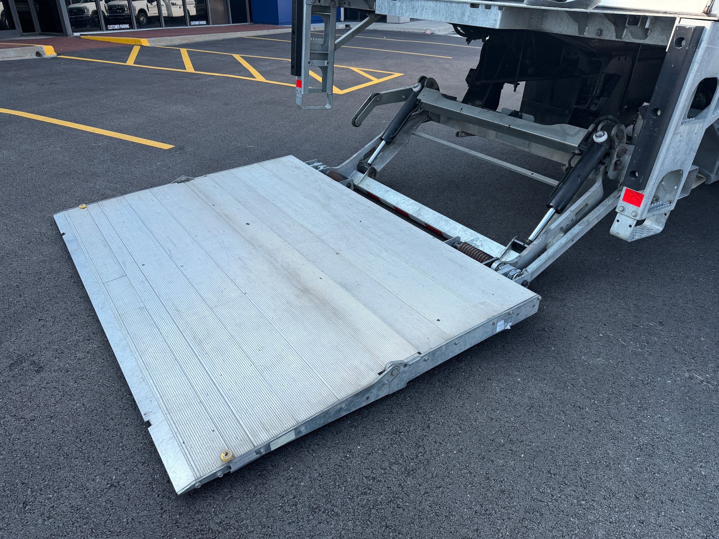 Used 2022 Ford F650 2WD Regular Cab Super Duty image 27