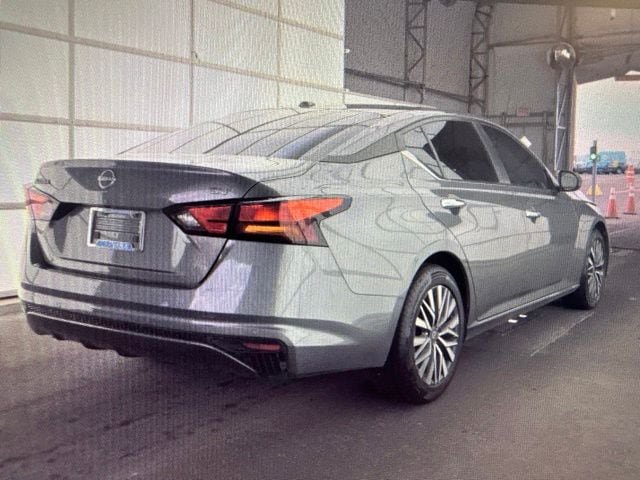 Certified 2024 Nissan Altima 2.5 SV FWD image 7