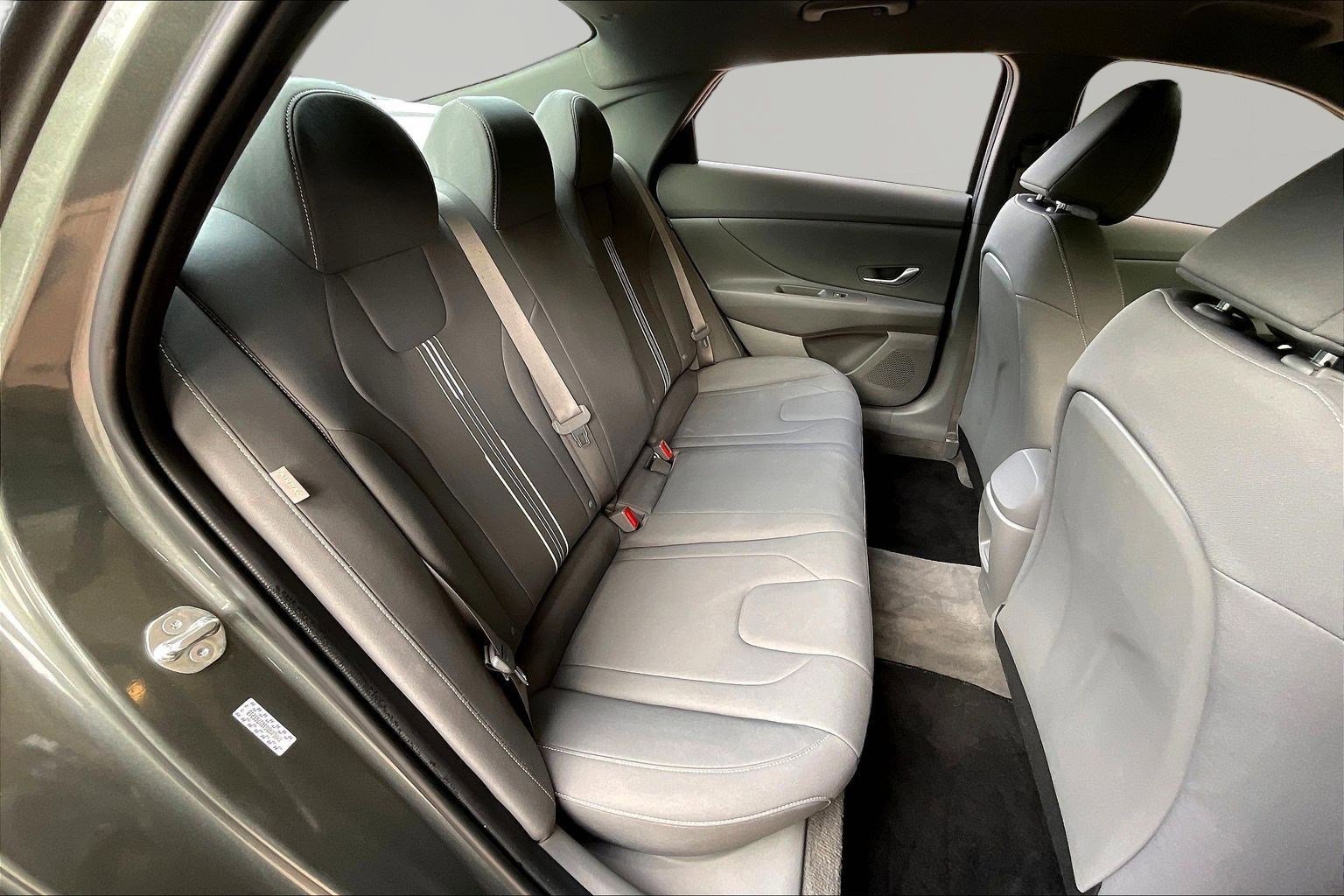 Used 2024 Hyundai Elantra SEL FWD image 24